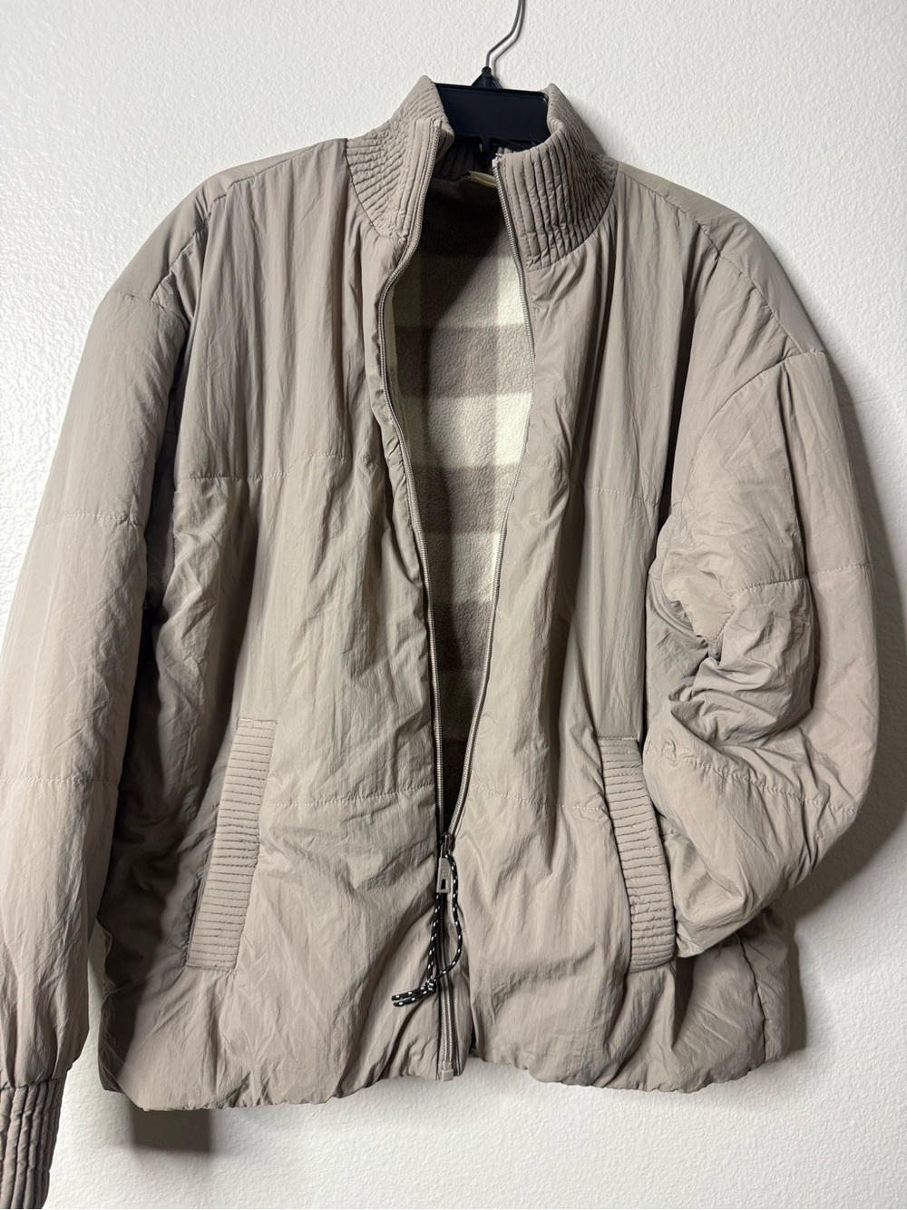 Avalanche Women’s Medium Taupe Puffer Jacket Soft Nylon Mock Neck Full Zip - Picture 3 of 10